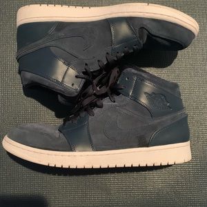 Nike Air Jordan’s Size 13 Retro One Mid